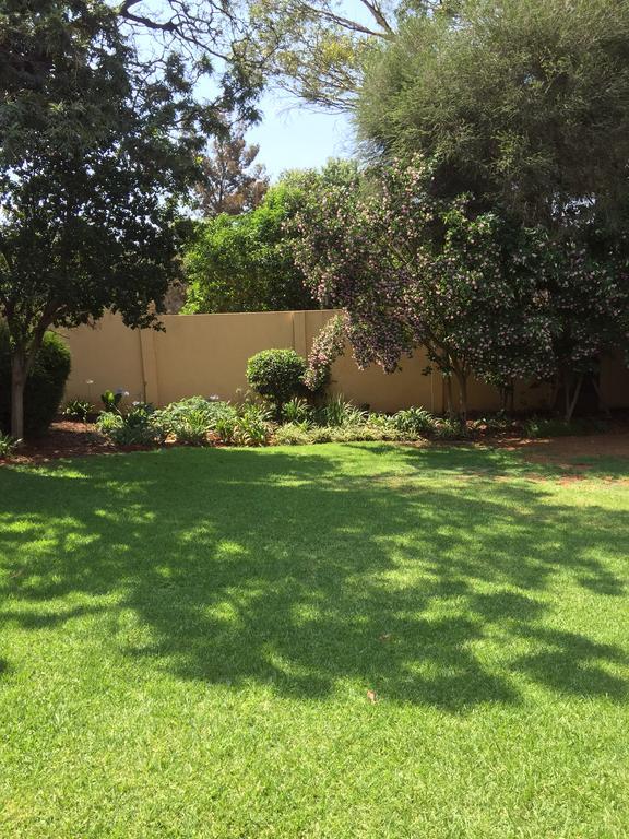 Randburg Khuvena Guesthouse מראה חיצוני תמונה