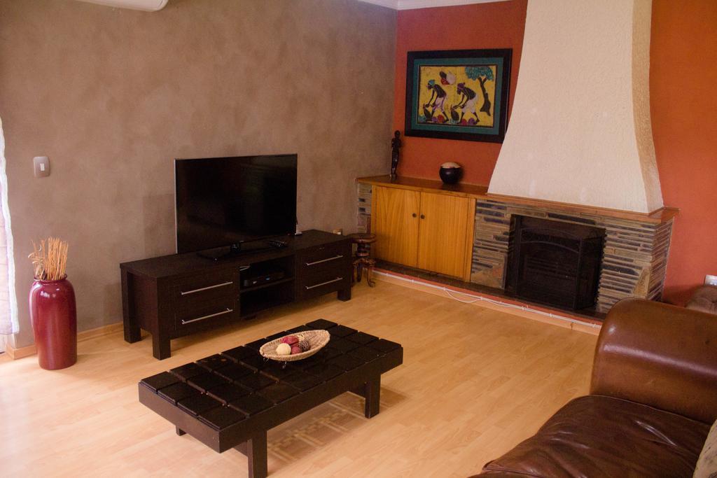 Randburg Khuvena Guesthouse מראה חיצוני תמונה