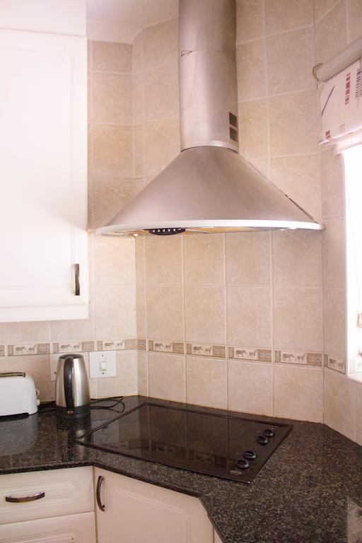 Randburg Khuvena Guesthouse חדר תמונה