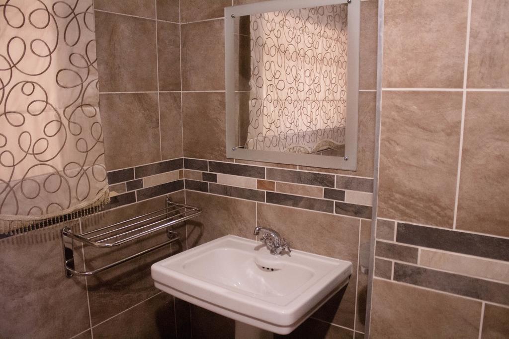 Randburg Khuvena Guesthouse מראה חיצוני תמונה