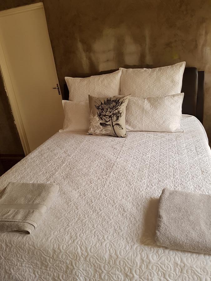 Randburg Khuvena Guesthouse מראה חיצוני תמונה