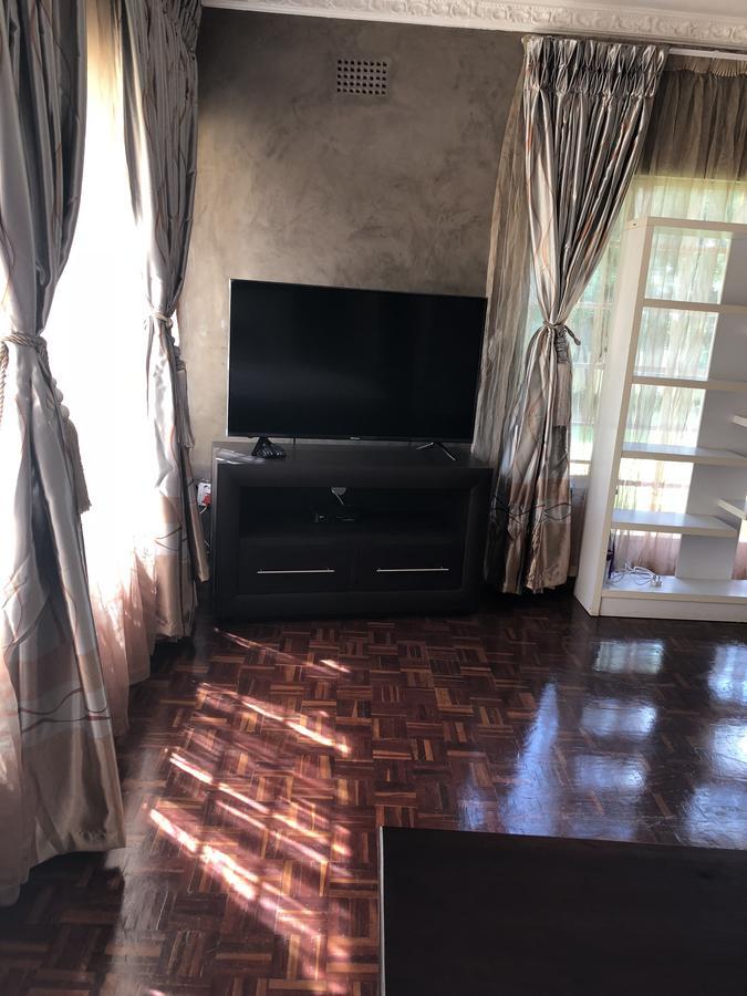 Randburg Khuvena Guesthouse מראה חיצוני תמונה