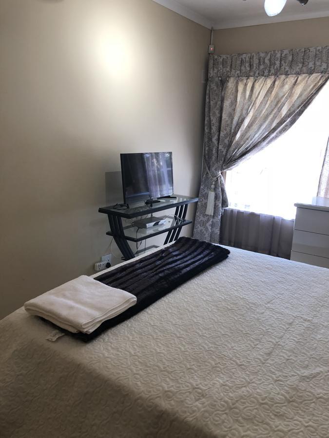 Randburg Khuvena Guesthouse מראה חיצוני תמונה