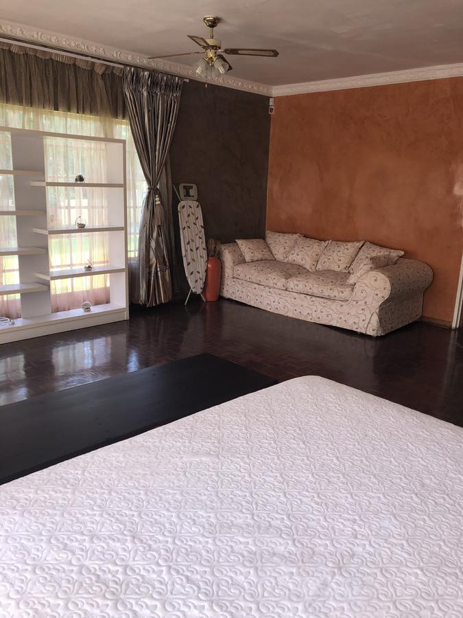 Randburg Khuvena Guesthouse מראה חיצוני תמונה
