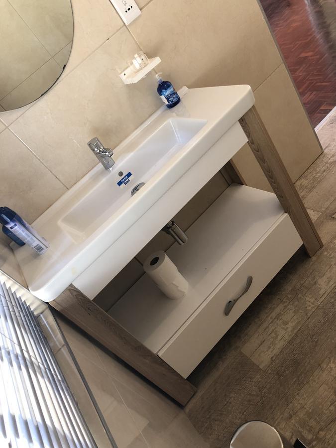 Randburg Khuvena Guesthouse מראה חיצוני תמונה