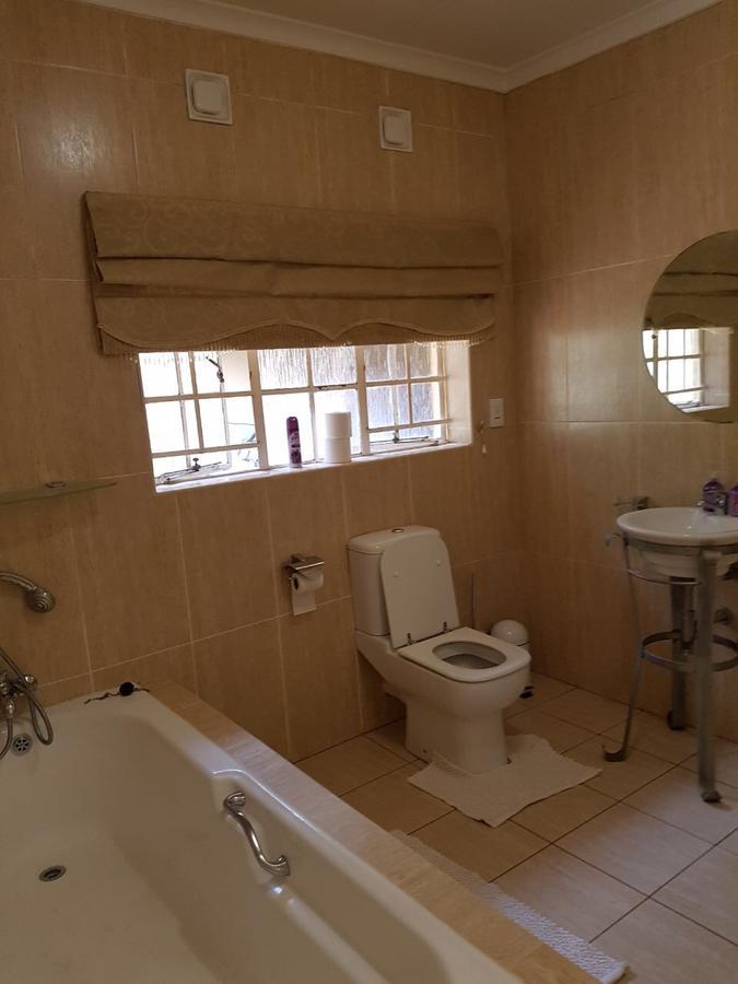 Randburg Khuvena Guesthouse מראה חיצוני תמונה
