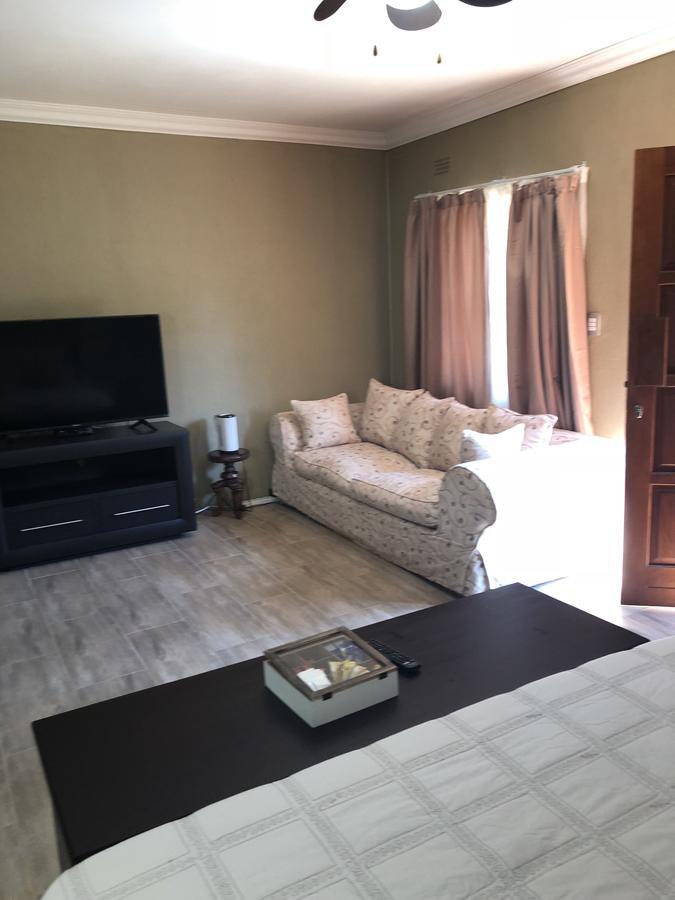 Randburg Khuvena Guesthouse מראה חיצוני תמונה