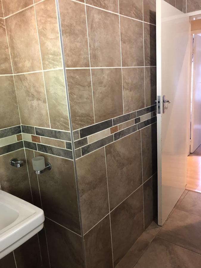 Randburg Khuvena Guesthouse מראה חיצוני תמונה