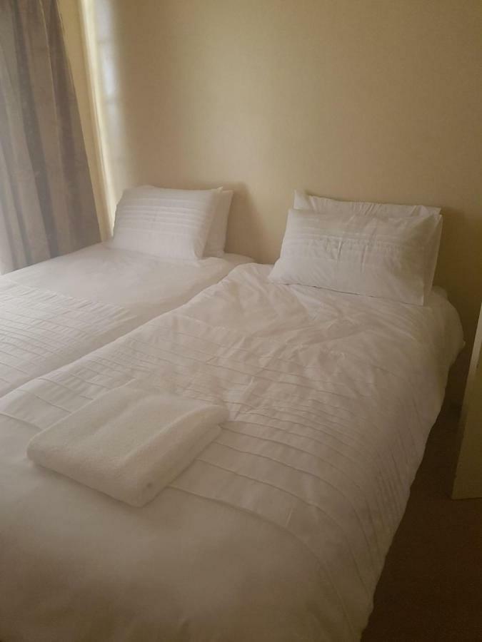 Randburg Khuvena Guesthouse מראה חיצוני תמונה